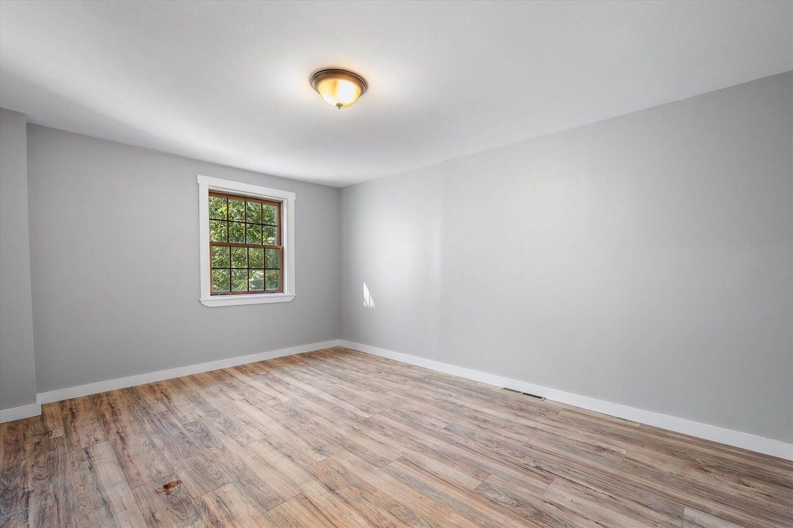 20 South Street, Newport, ME 04953