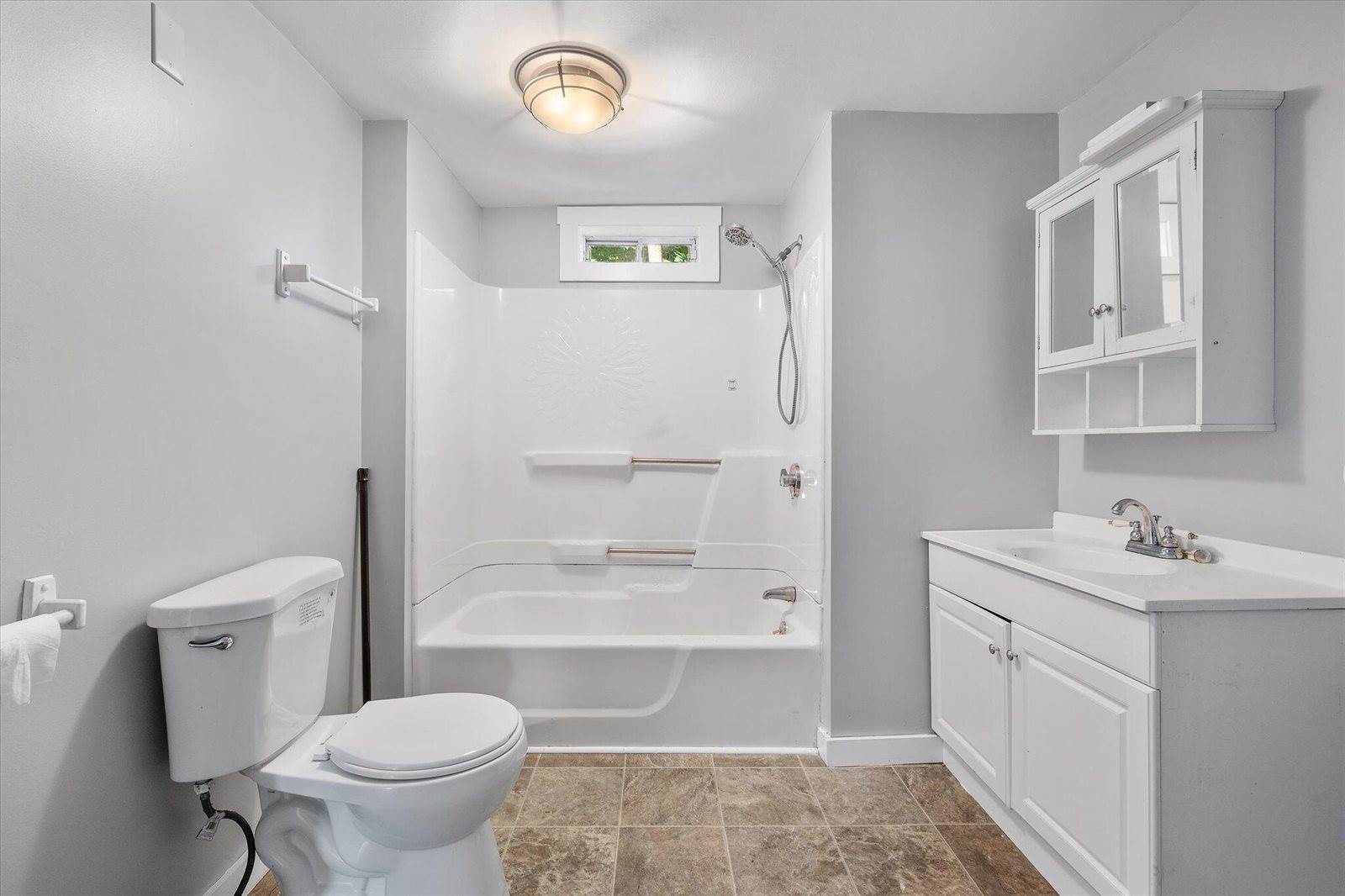 20 South Street, Newport, ME 04953