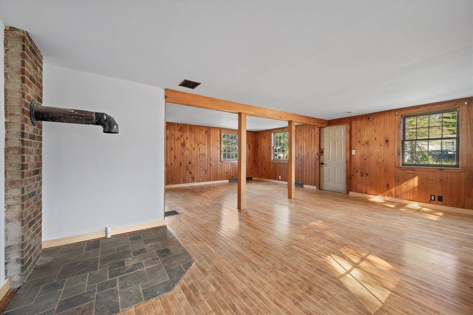 20 South Street, Newport, ME 04953