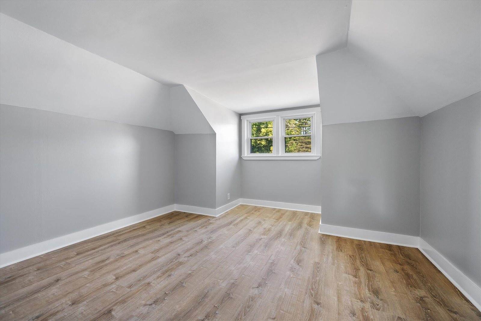 20 South Street, Newport, ME 04953