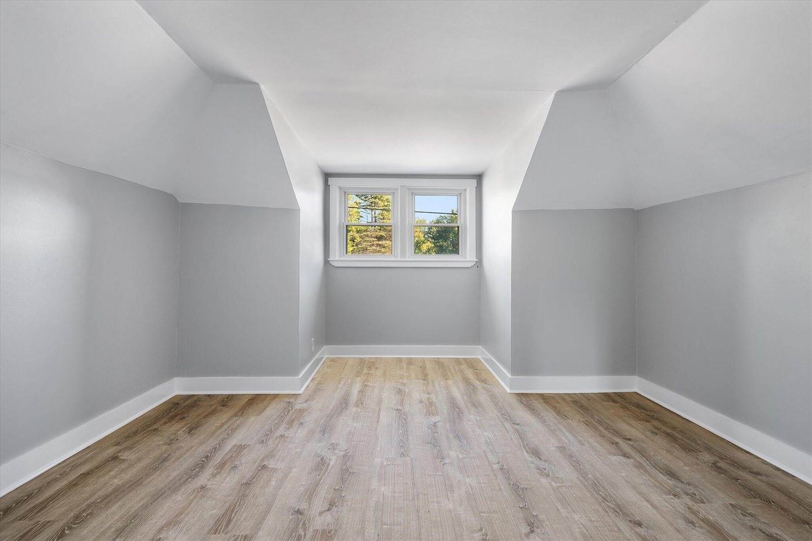 20 South Street, Newport, ME 04953