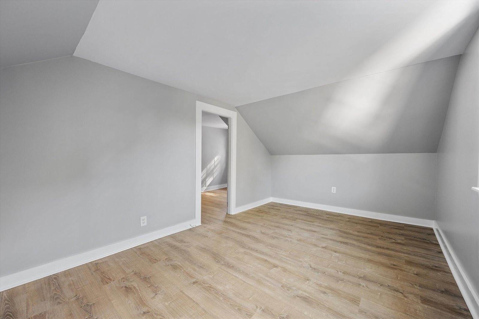 20 South Street, Newport, ME 04953