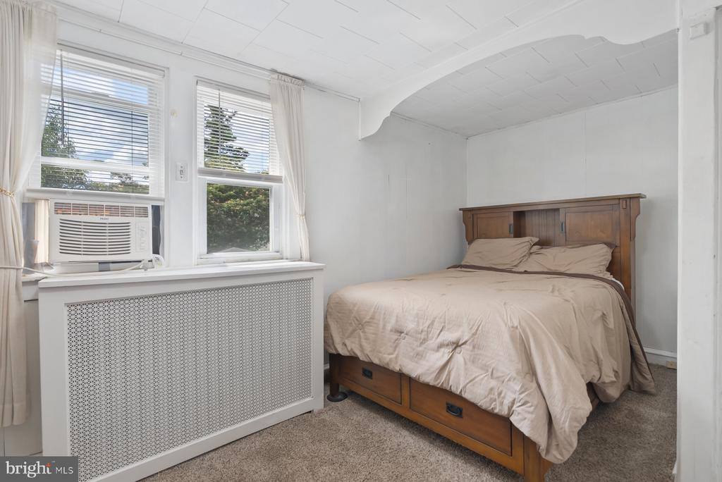 128 East Cooke Avenue, Glenolden, PA 19036