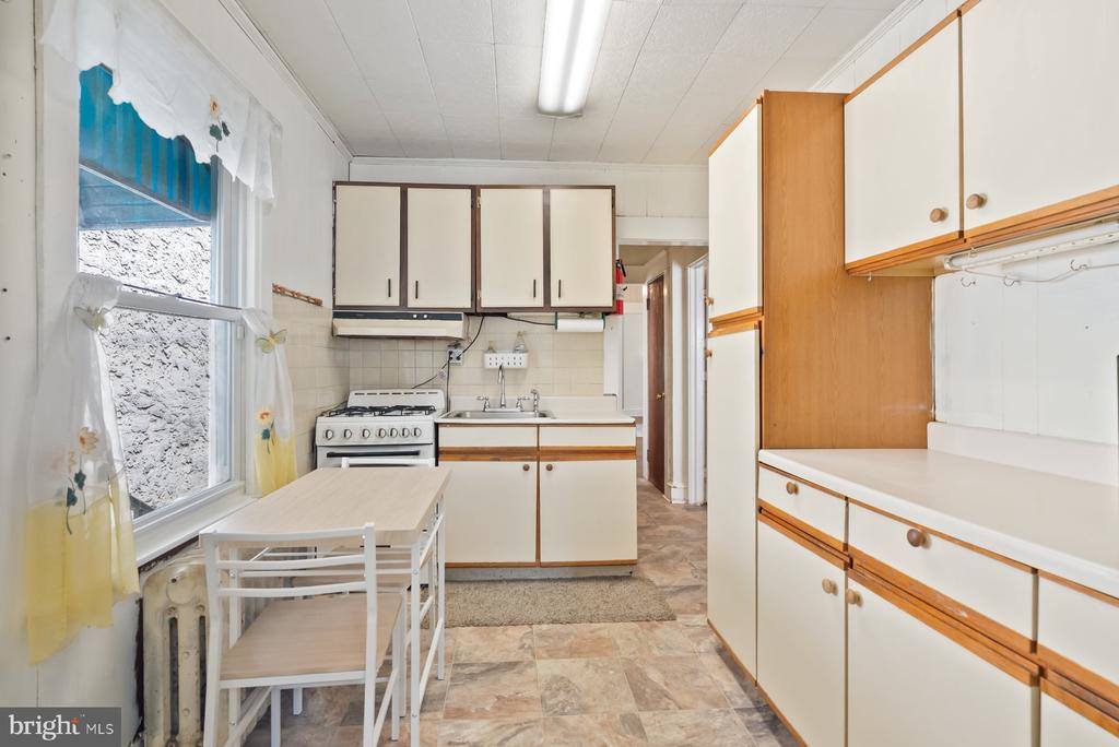 128 East Cooke Avenue, Glenolden, PA 19036