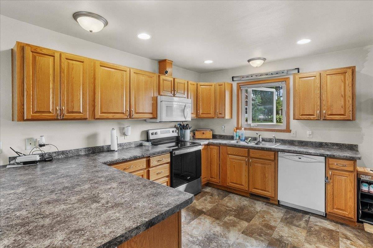 1205 S Maple Avenue, Marshfield, WI 54449