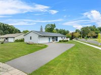 1205 S Maple Avenue, Marshfield, WI 54449