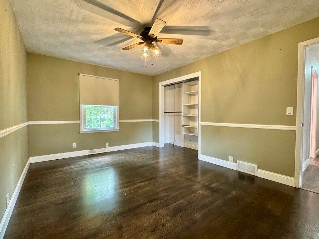 1427 Smith Rd, Ashland, OH 44805