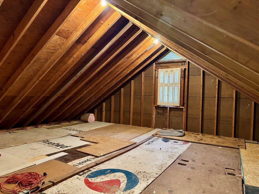 1427 Smith Rd, Ashland, OH 44805