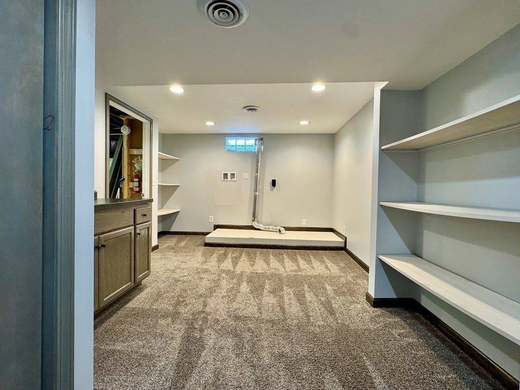 1427 Smith Rd, Ashland, OH 44805