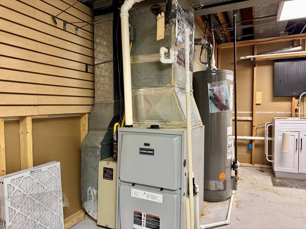 1427 Smith Rd, Ashland, OH 44805