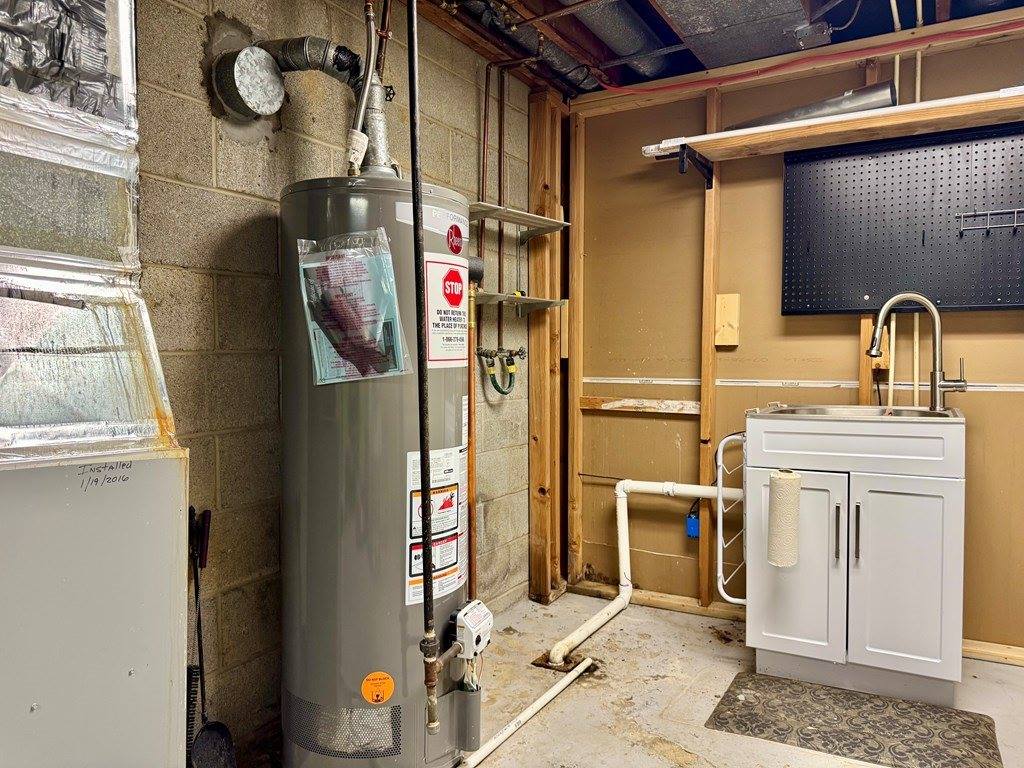 1427 Smith Rd, Ashland, OH 44805