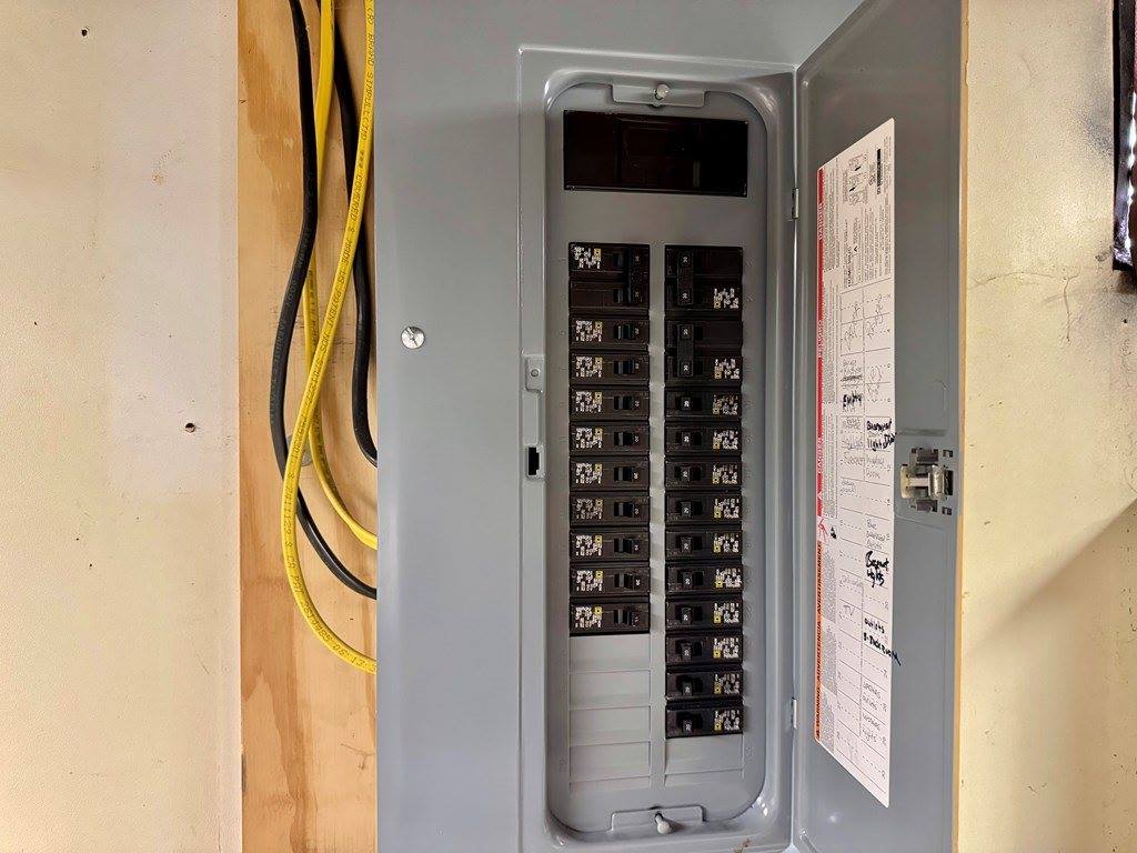 1427 Smith Rd, Ashland, OH 44805