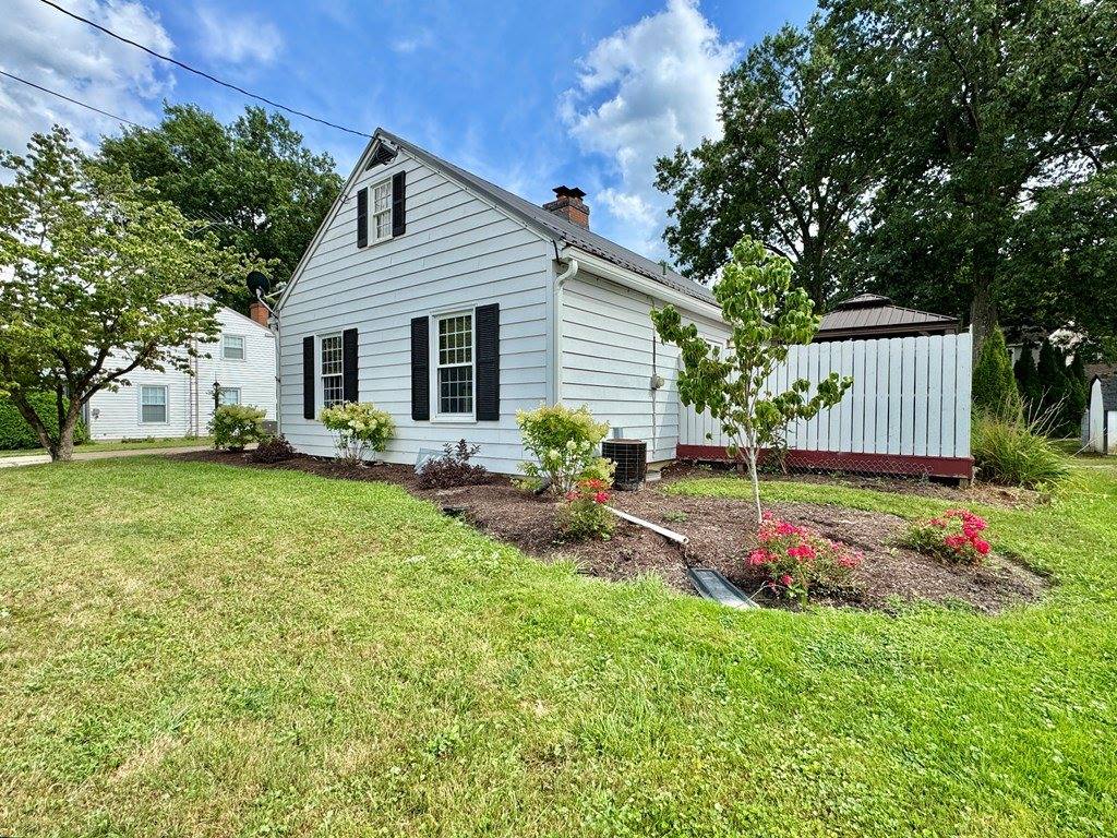 1427 Smith Rd, Ashland, OH 44805