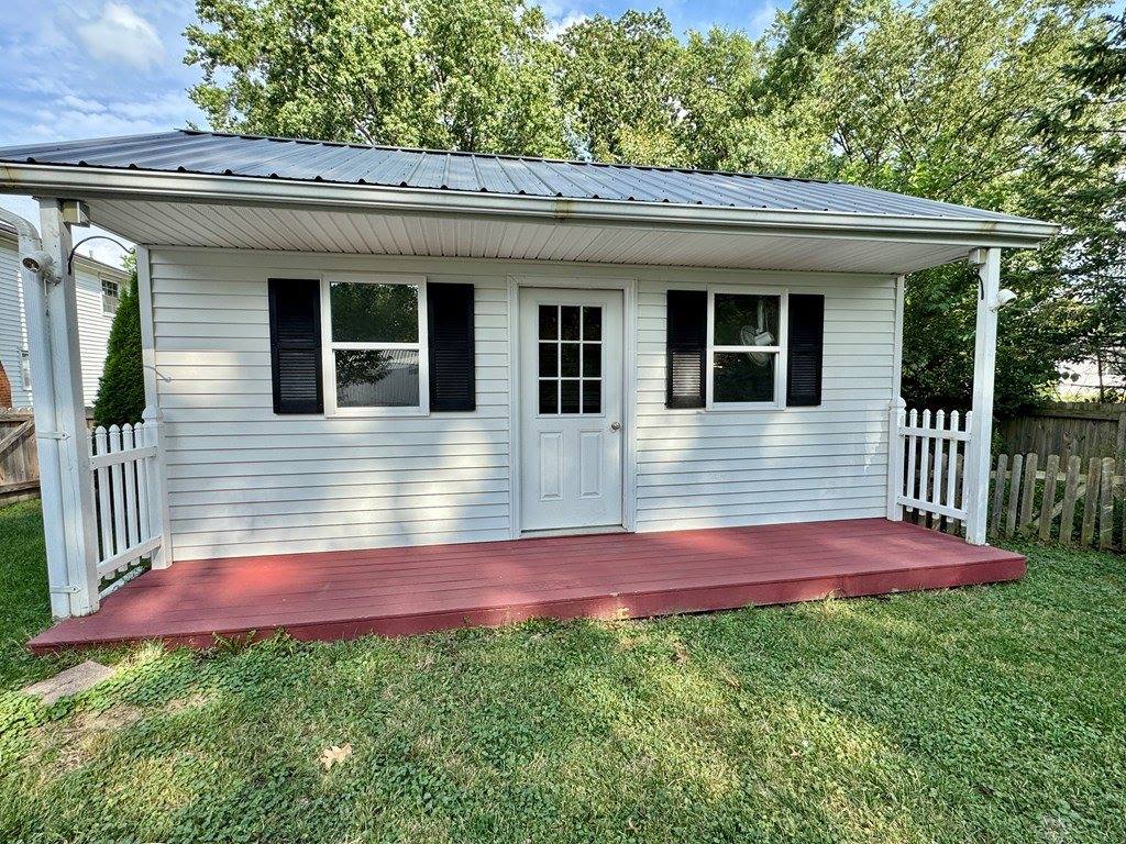 1427 Smith Rd, Ashland, OH 44805