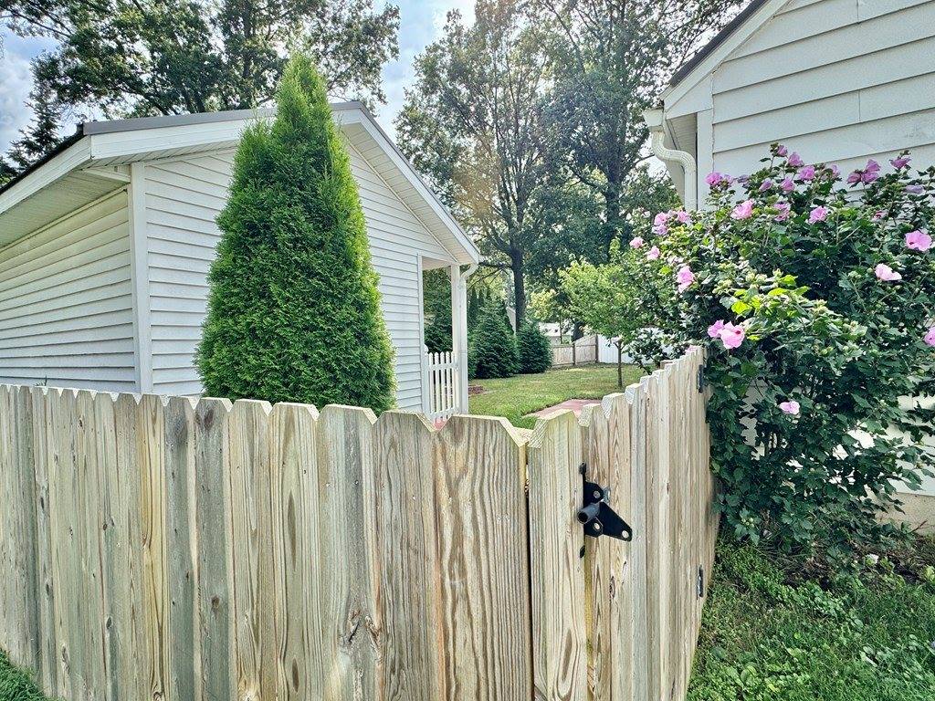 1427 Smith Rd, Ashland, OH 44805