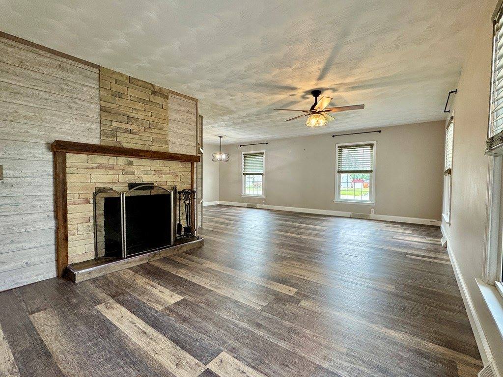 1427 Smith Rd, Ashland, OH 44805