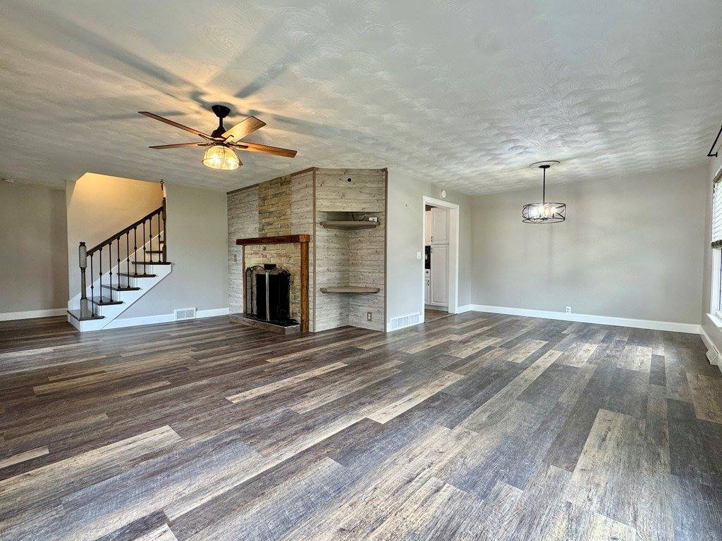 1427 Smith Rd, Ashland, OH 44805