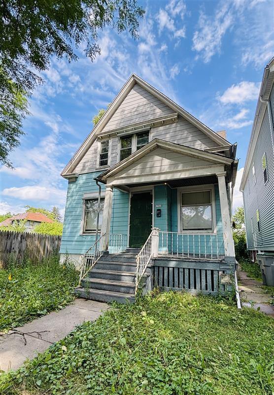 2960 North Palmer St, Milwaukee, WI 53212