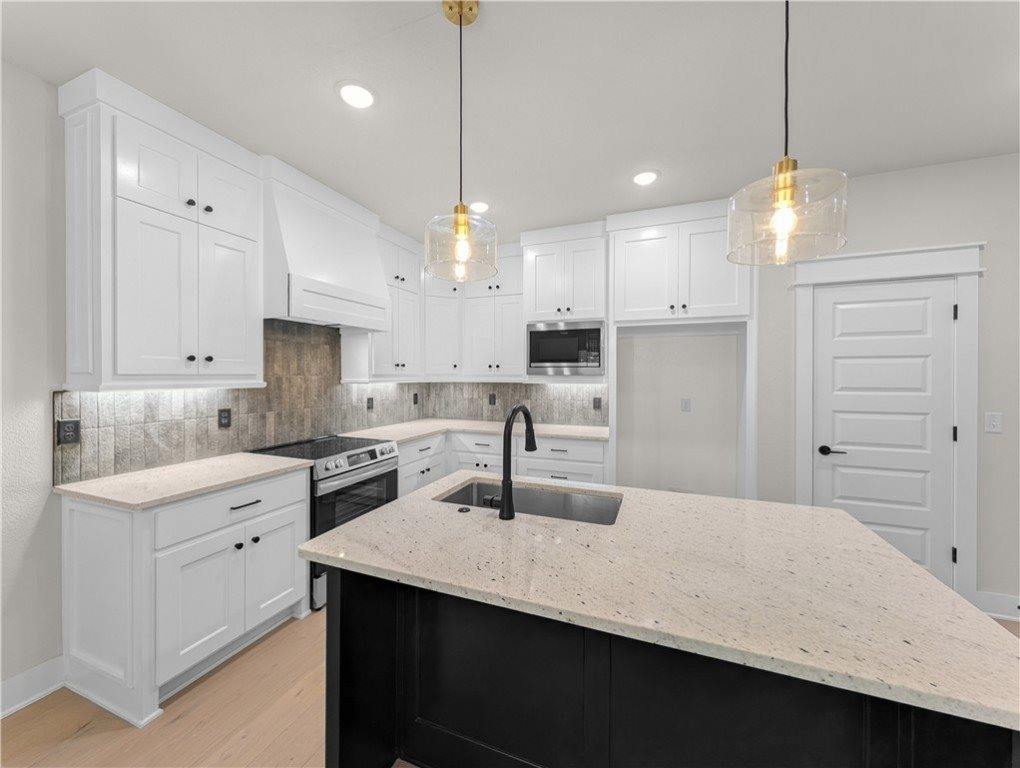 30 Benwick Lane, Bella Vista, AR 72714