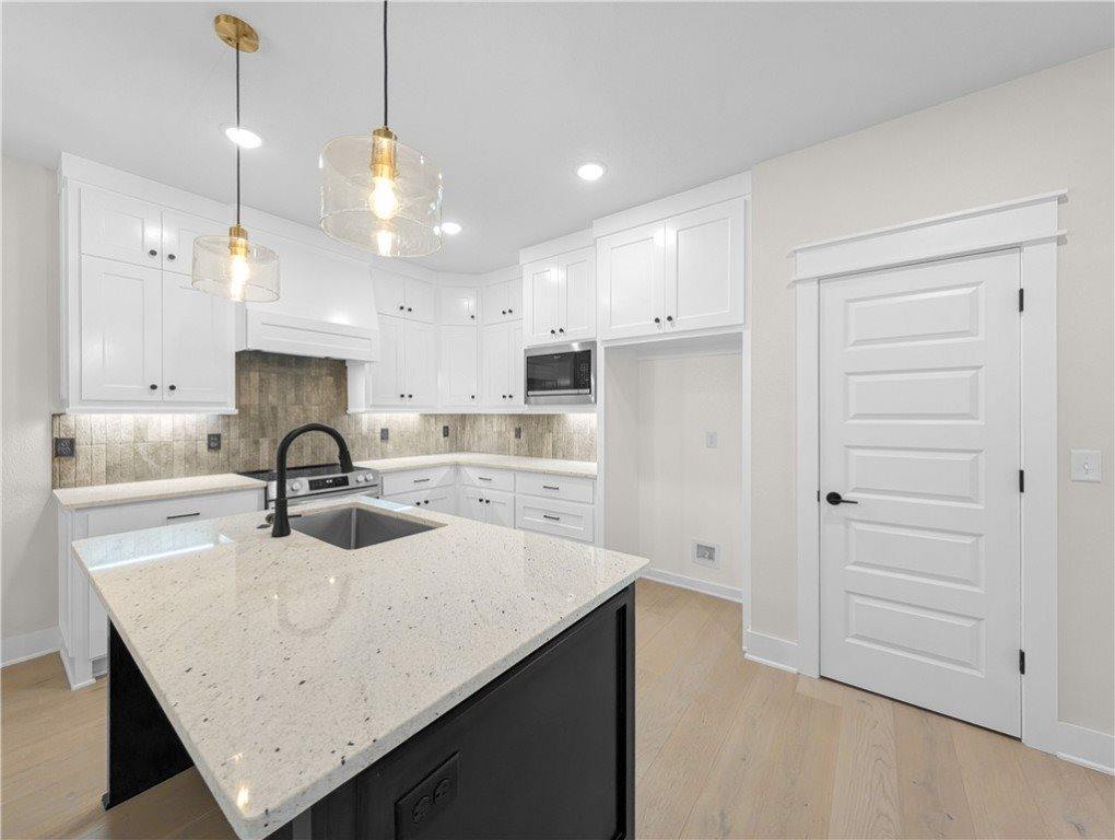 30 Benwick Lane, Bella Vista, AR 72714