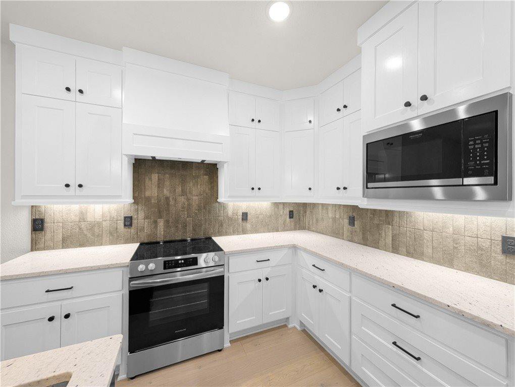 30 Benwick Lane, Bella Vista, AR 72714