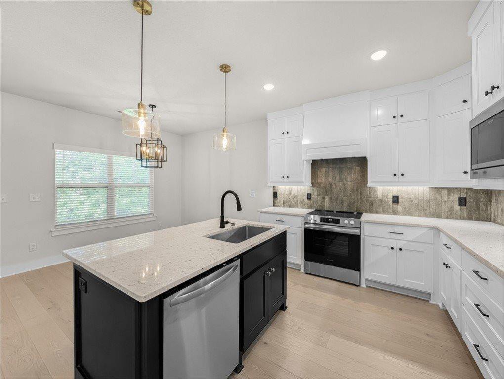 30 Benwick Lane, Bella Vista, AR 72714