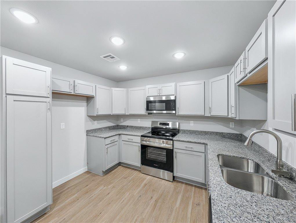 6308 & 6310 Kathleen Street, Bentonville, AR 72713