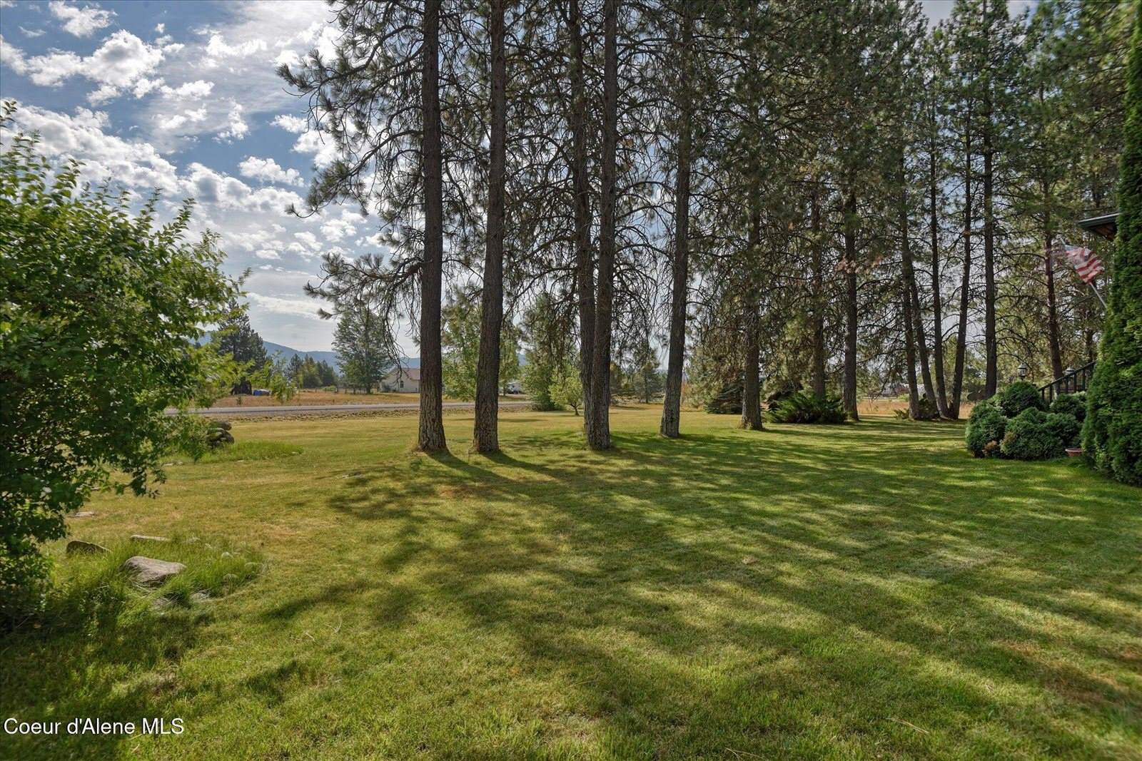 26923 North Bitterroot Ct, Athol, ID 83801