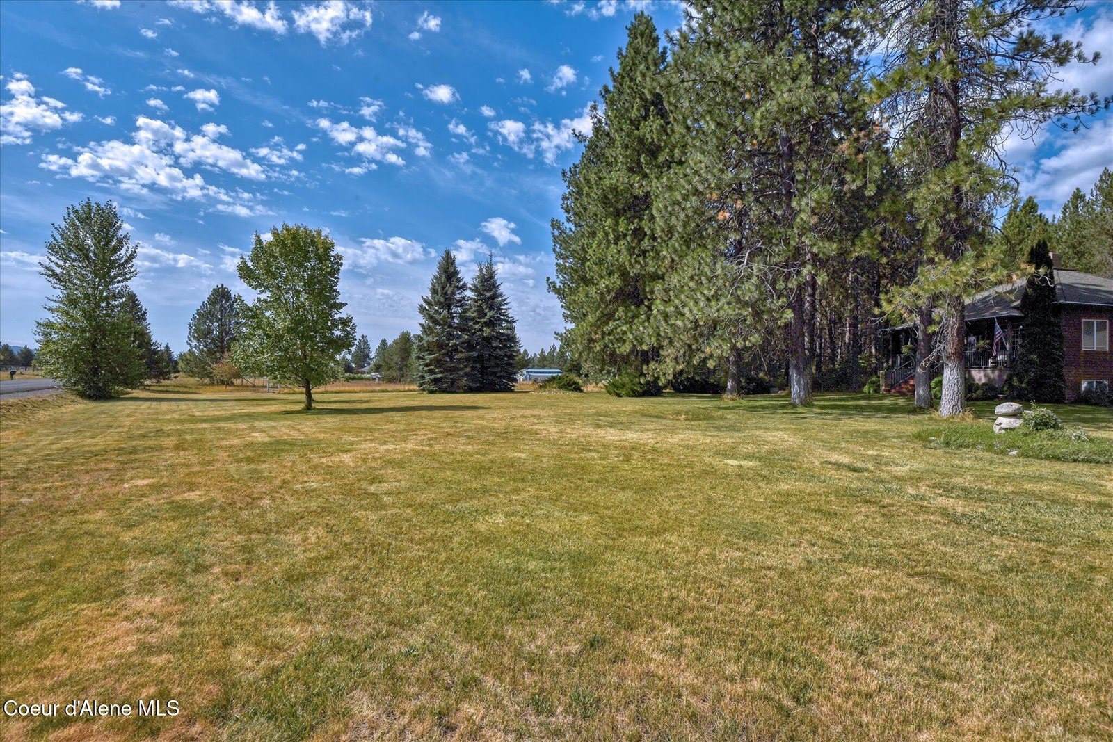26923 North Bitterroot Ct, Athol, ID 83801