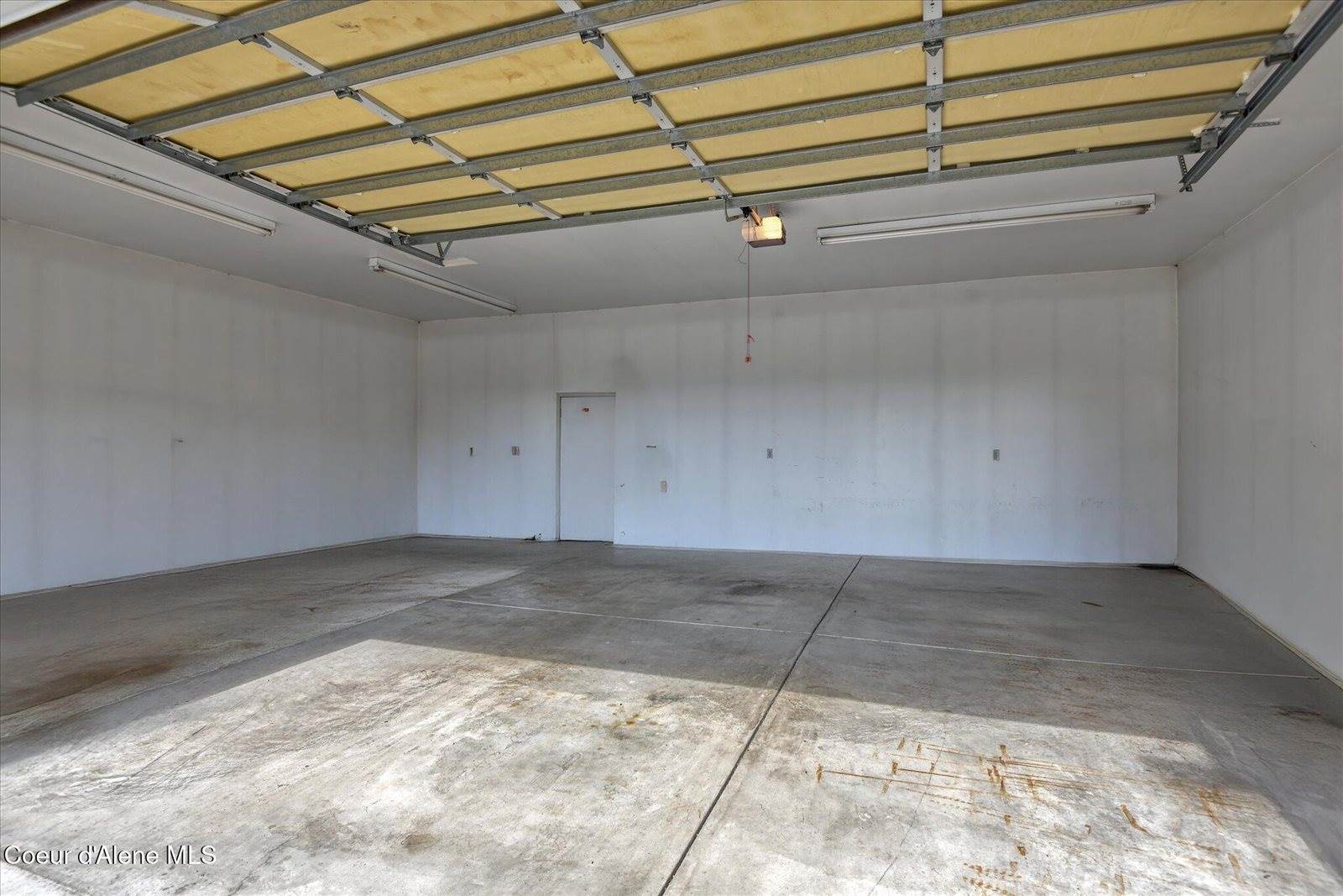 26923 North Bitterroot Ct, Athol, ID 83801