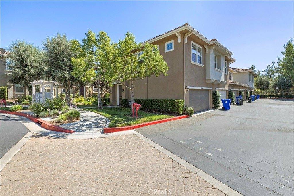 27274 Magnolia Lane, Valencia, CA 91354