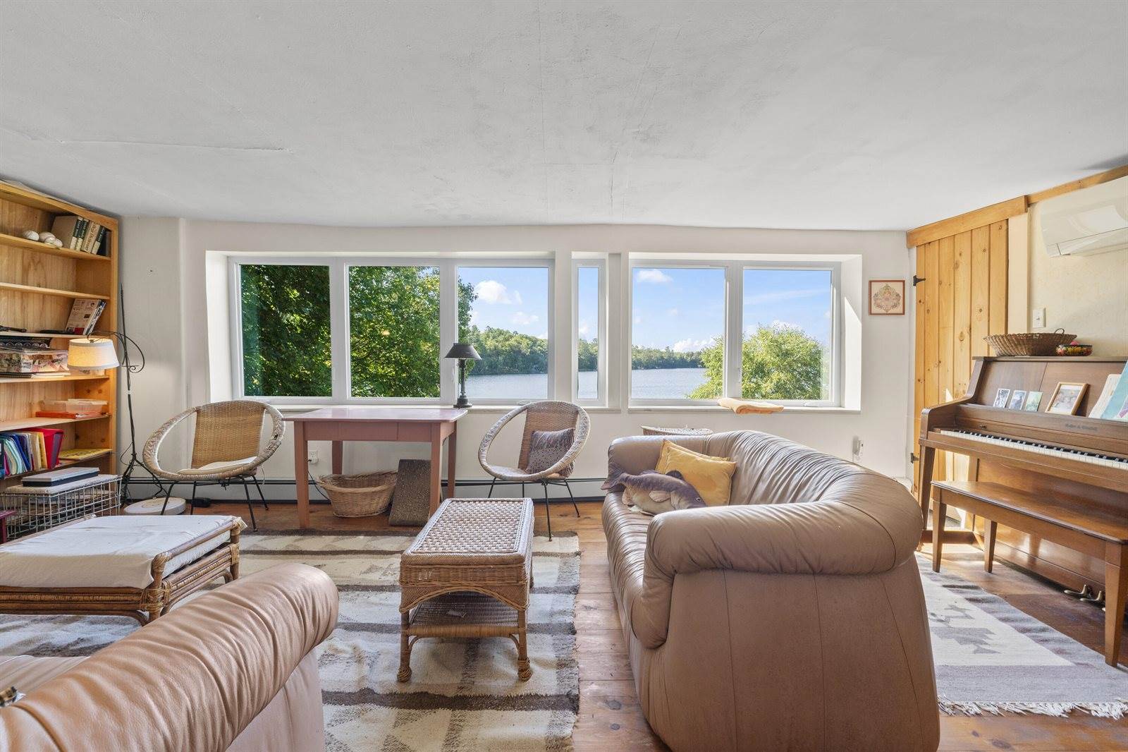 14 Main Street, Mount Vernon, ME 04352