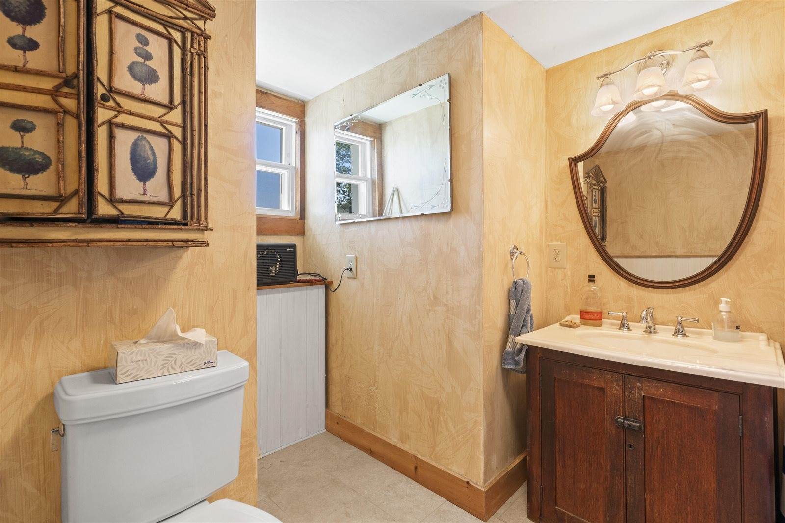 14 Main Street, Mount Vernon, ME 04352