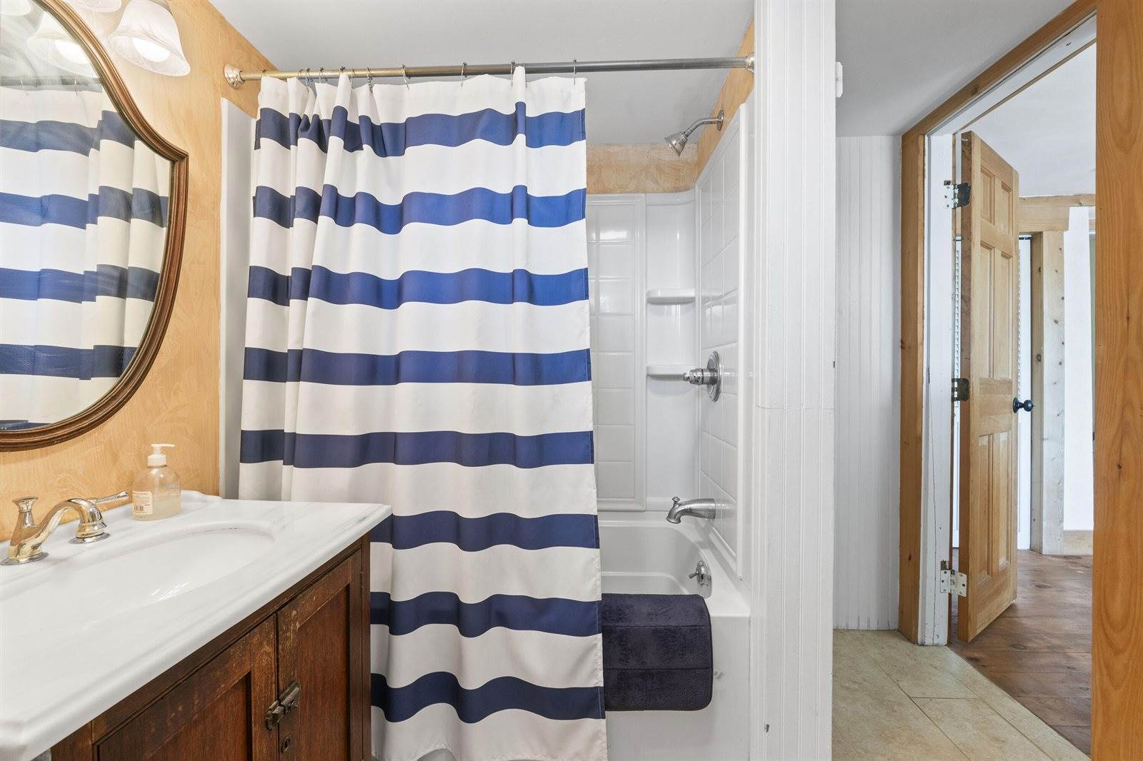 14 Main Street, Mount Vernon, ME 04352