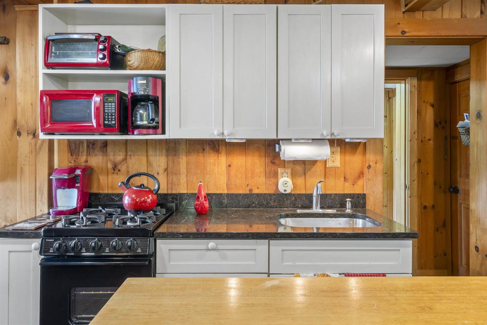 14 Main Street, Mount Vernon, ME 04352