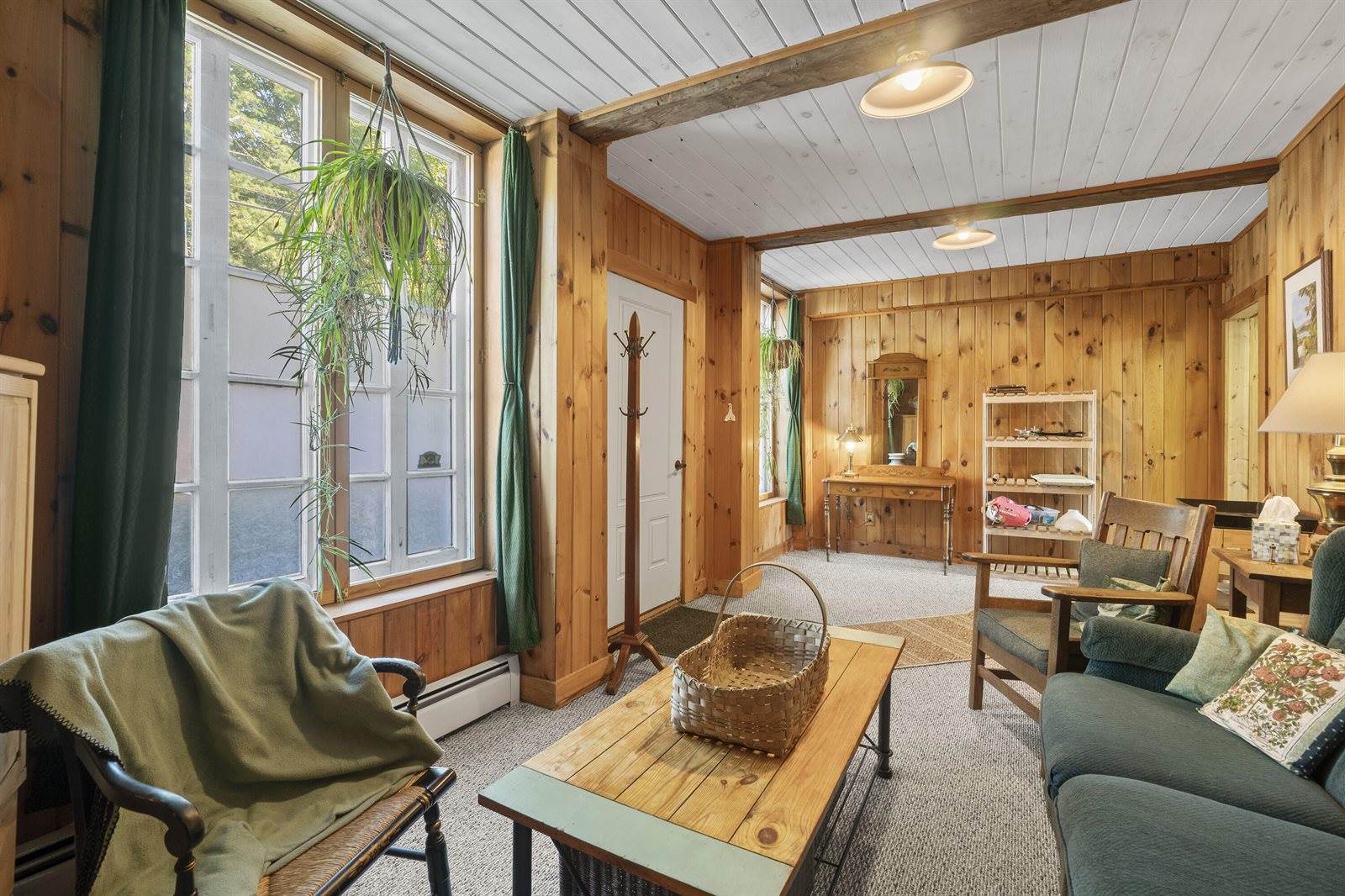 14 Main Street, Mount Vernon, ME 04352