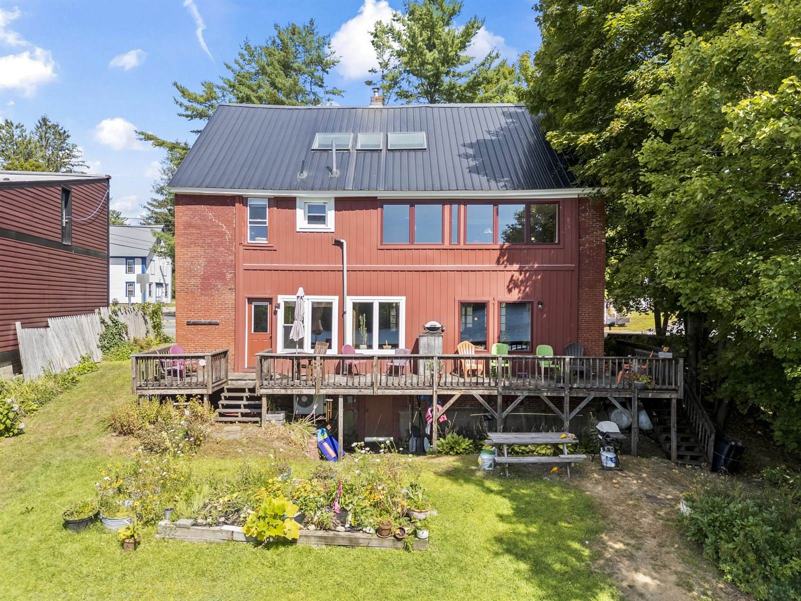 14 Main Street, Mount Vernon, ME 04352