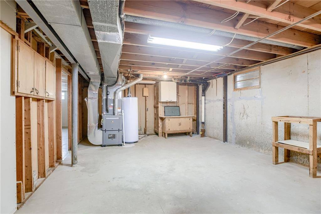 906 NW B Street, Blue Springs, MO 64015