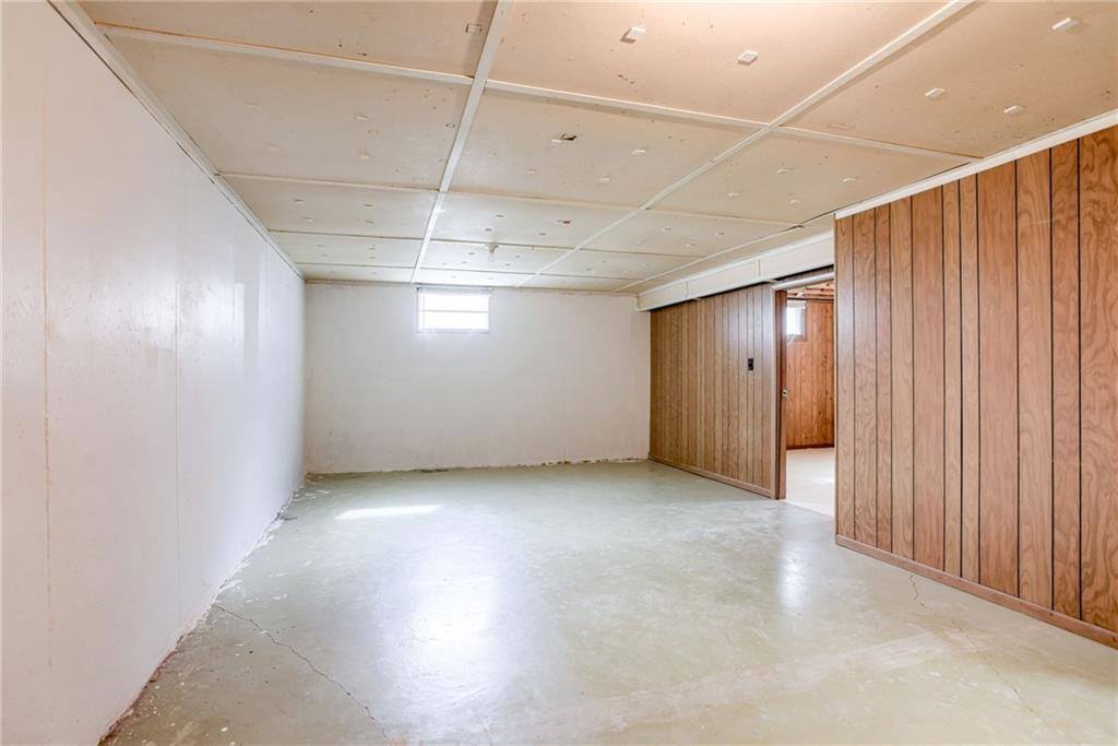 906 NW B Street, Blue Springs, MO 64015