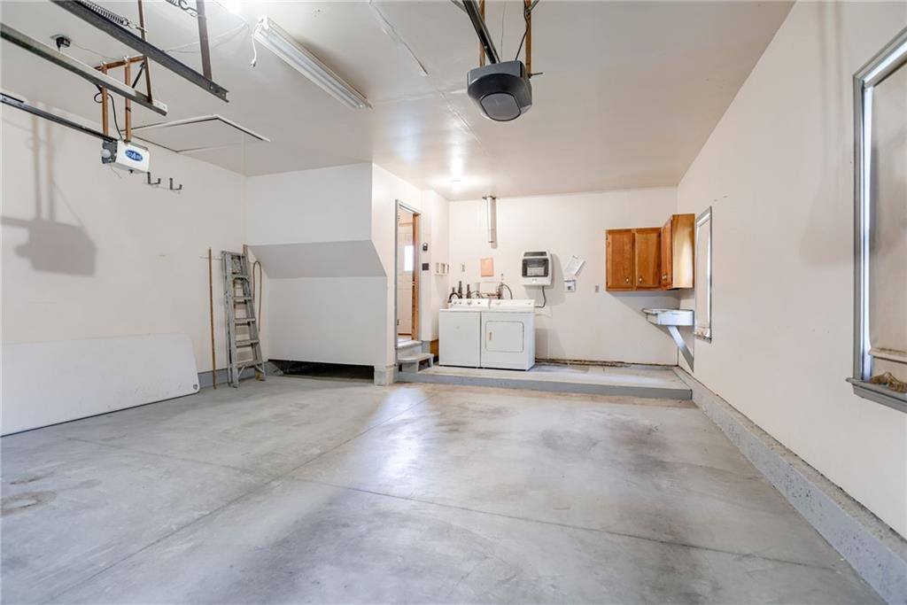 906 NW B Street, Blue Springs, MO 64015