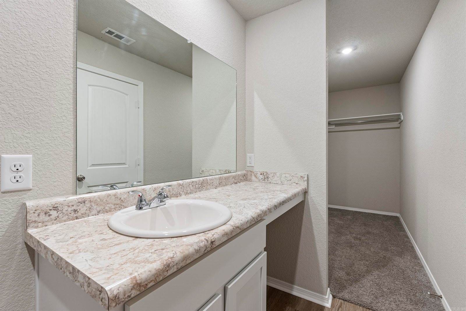 19 Curly Leaf Lane, Conway, AR 72032