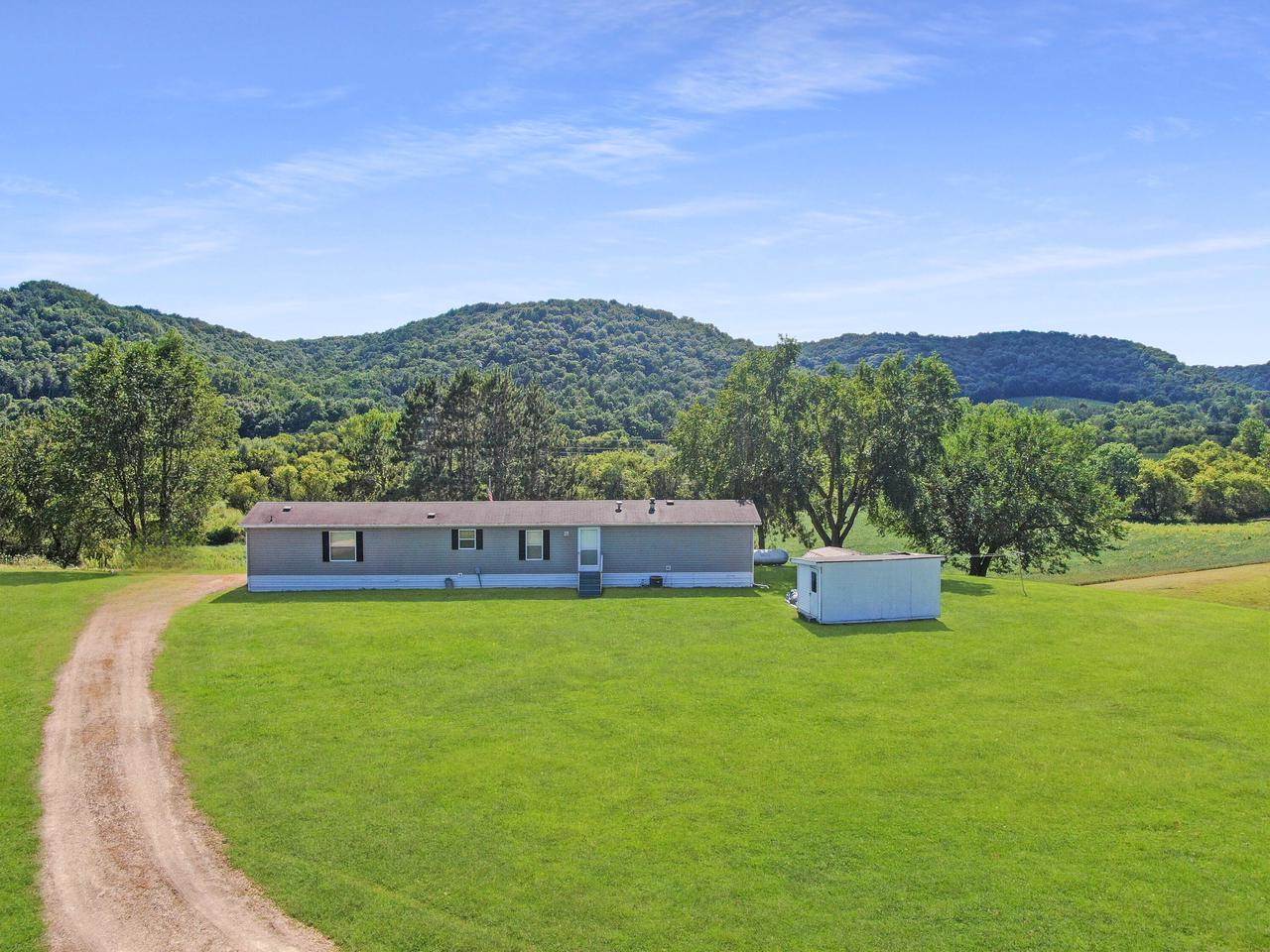 E2817 S Creek ROAD, De Soto, WI 54624