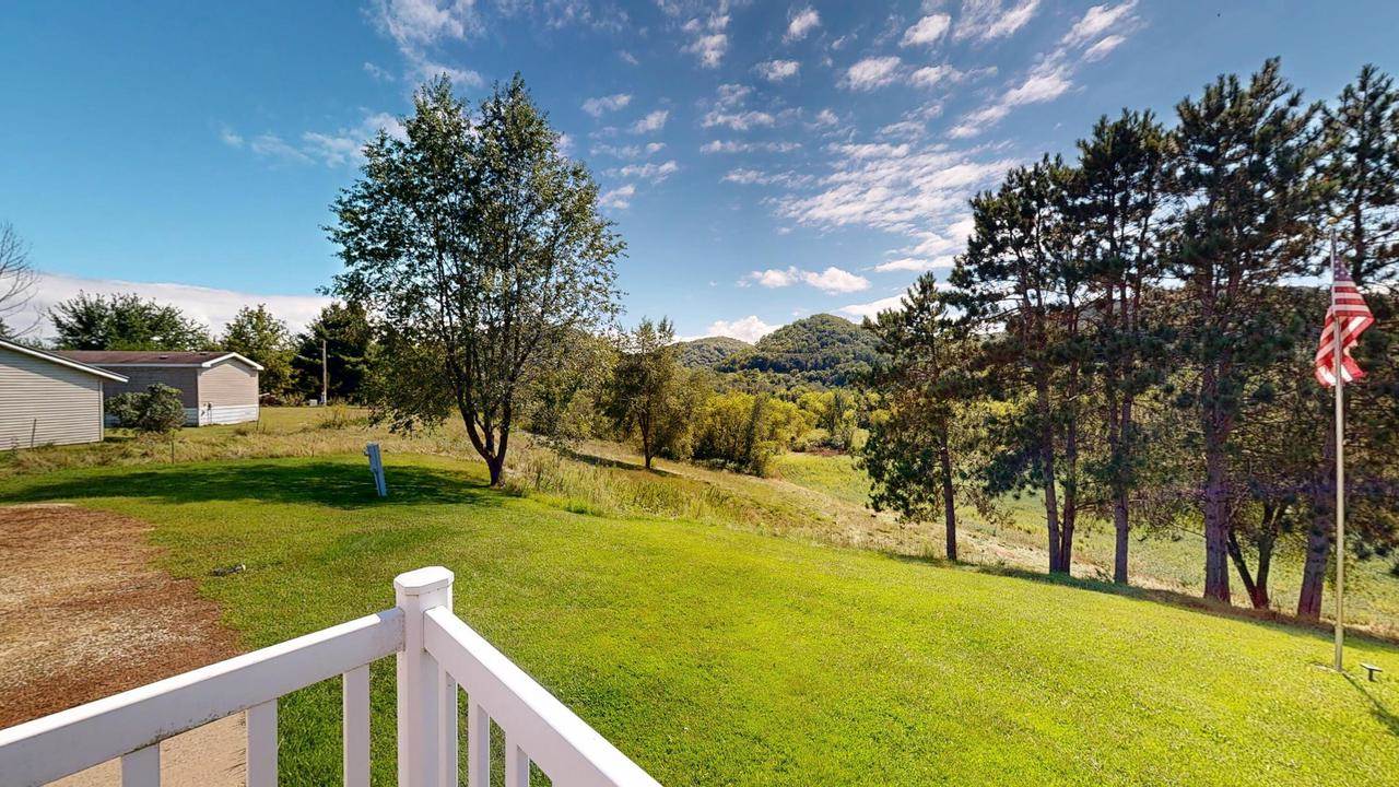 E2817 S Creek ROAD, De Soto, WI 54624