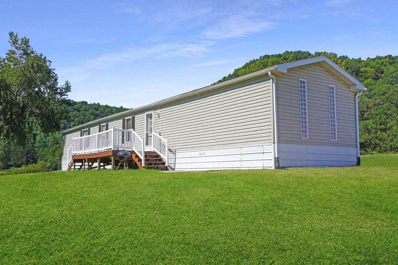 E2817 S Creek ROAD, De Soto, WI 54624