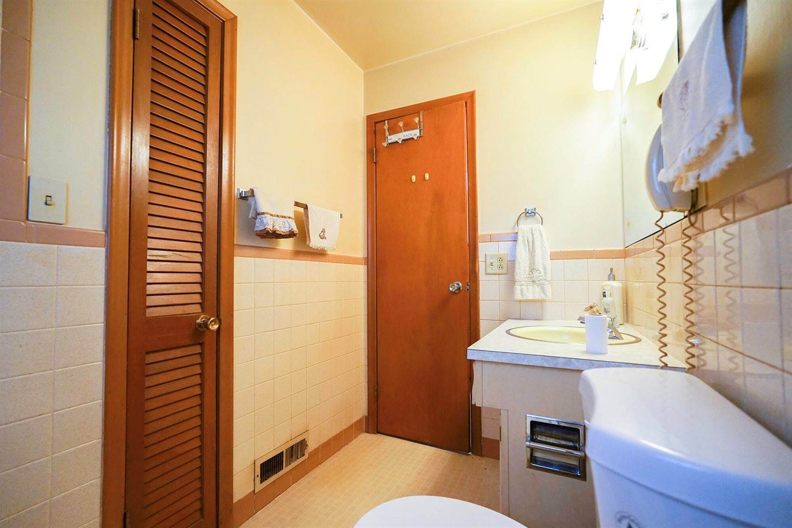 14 Virginia Hills Road, Council Bluffs, IA 51503