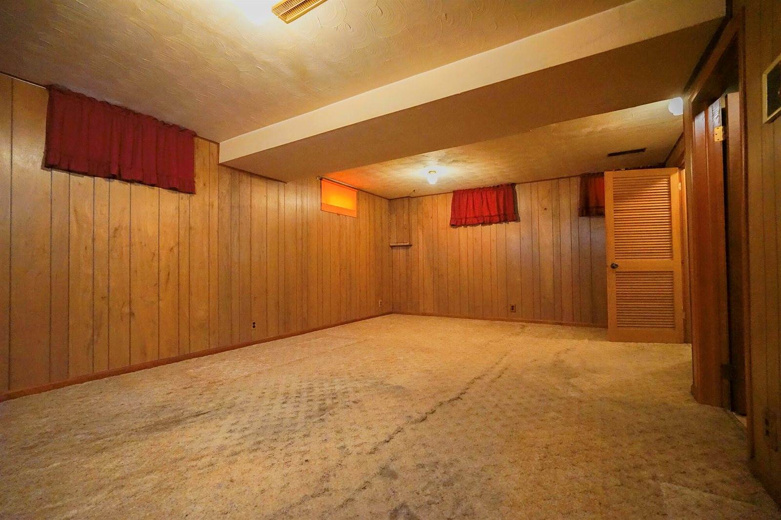 14 Virginia Hills Road, Council Bluffs, IA 51503