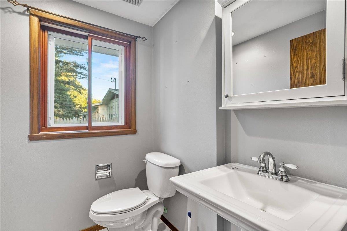 106 S Oak Street, Spencer, WI 54479