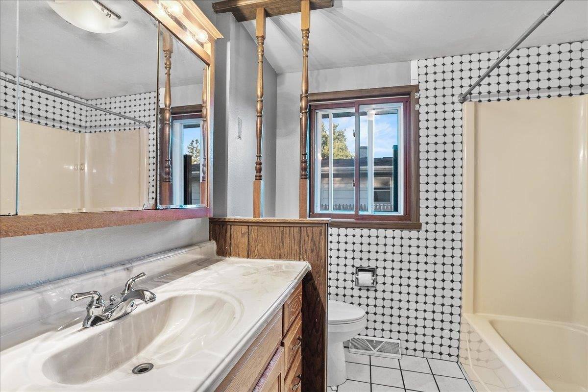 106 S Oak Street, Spencer, WI 54479