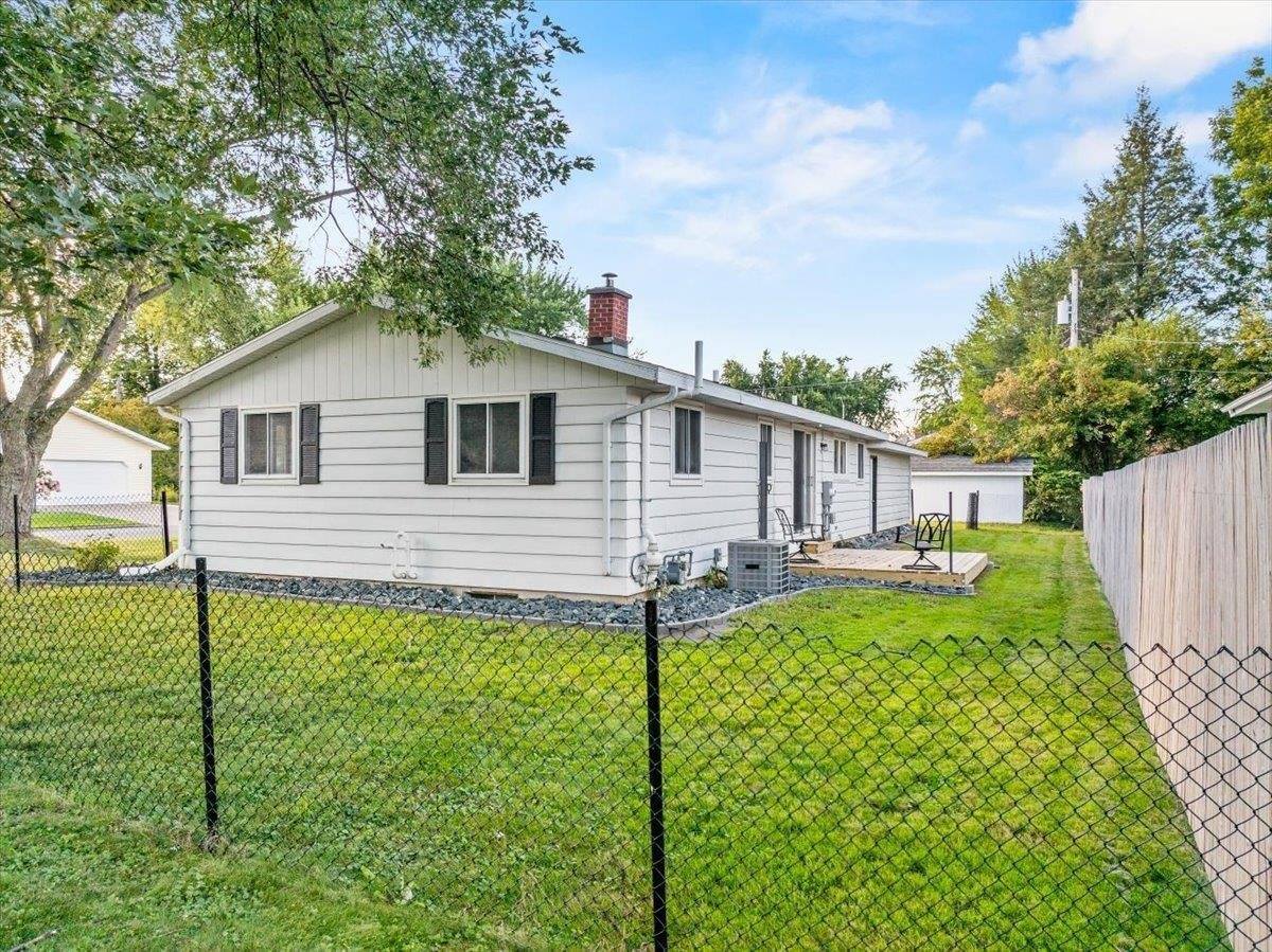 106 S Oak Street, Spencer, WI 54479