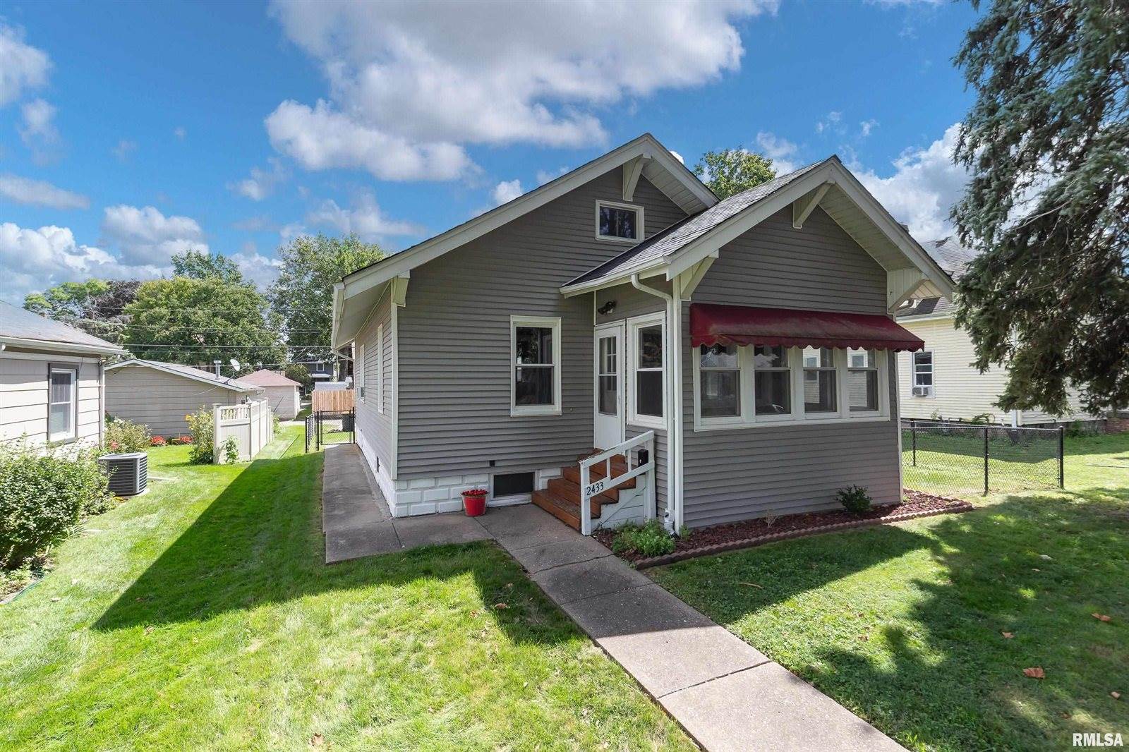 2433 Davenport Avenue, Davenport, IA 52803